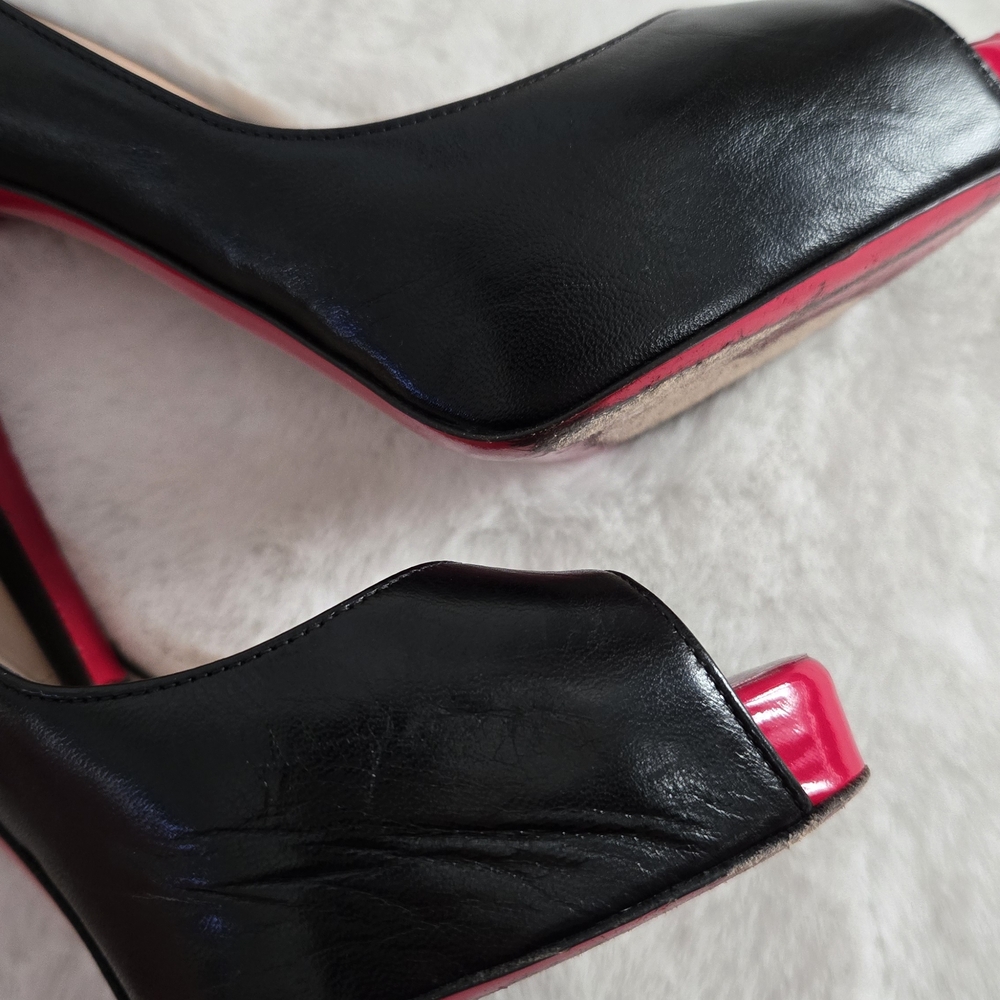 Very Prive Christian Louboutin Black Peep Toe Heels - Picture 5 of 11
